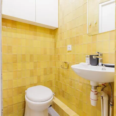 Cozy Studio Renovated Rue Bugeaud Apartment